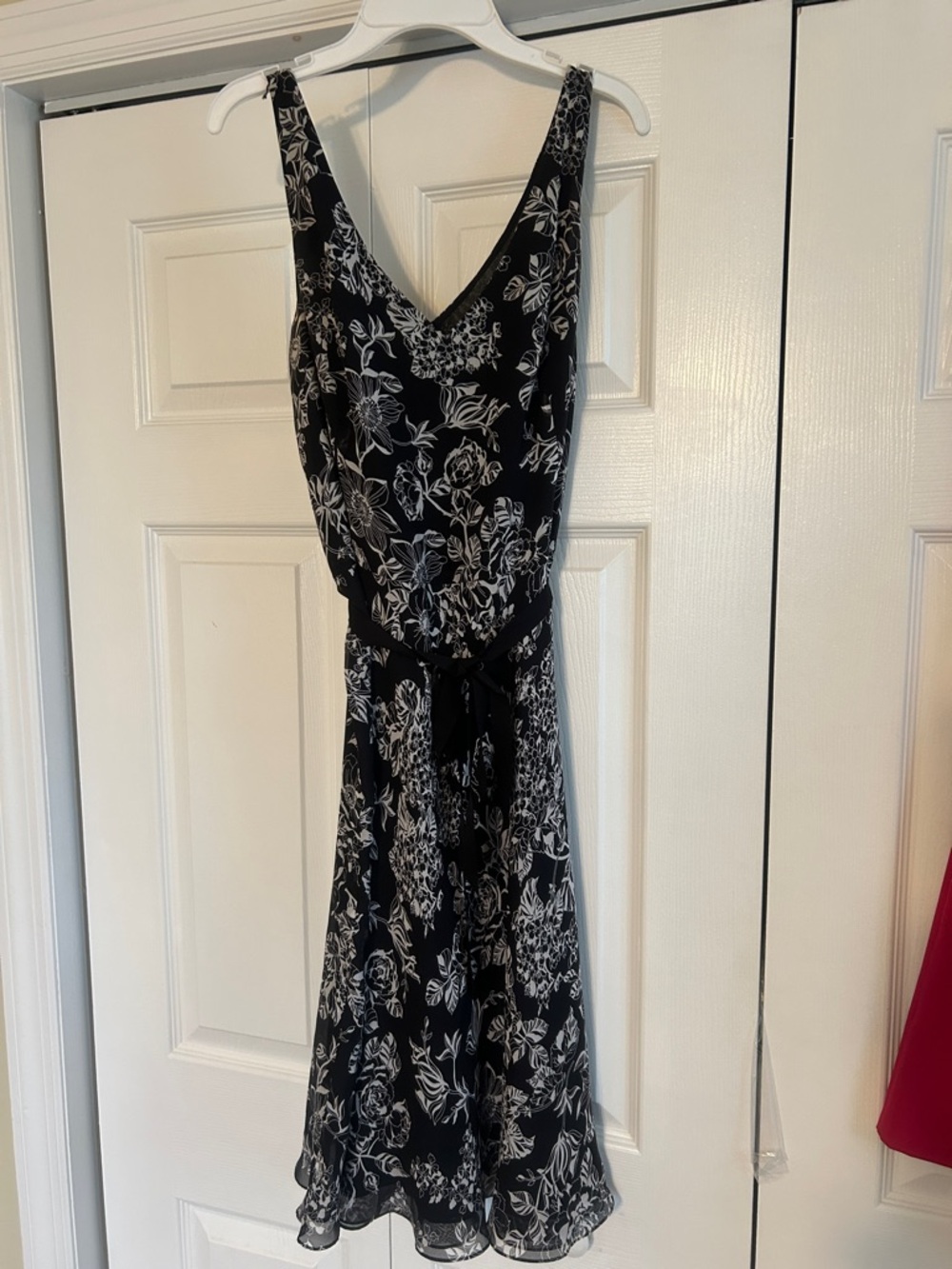 LOFT Black and White Floral V-Neck Tie-Waist Midi Dress